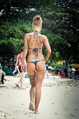画像のタグ: Beach, Tattoo