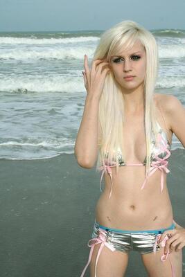 画像のタグ: Beach, Bikini, Blonde