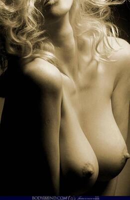 画像のタグ: Blonde, Body in Mind, Maria