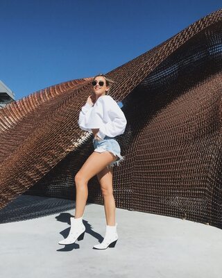 画像のタグ: American, Blonde, Cindy Prado