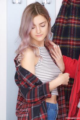 画像のタグ: Blonde, Eva Elfie, Russian, Cute, Safe for work