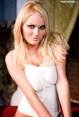 画像のタグ: Blonde, Penthouse