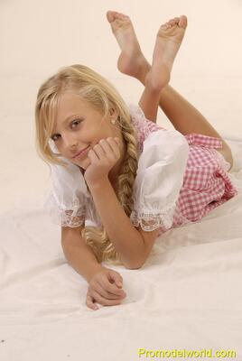 画像のタグ: Blonde, Safe for work