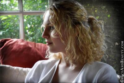 画像のタグ: Blonde, Safe for work