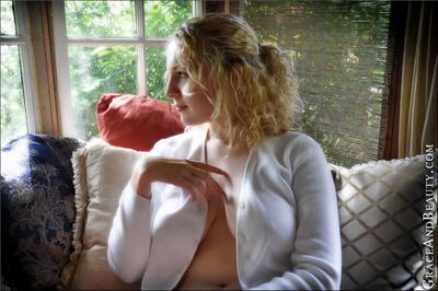 画像のタグ: Blonde