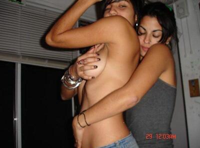 画像のタグ: Brunette, Lesbian, 2 girls