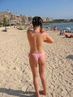 画像のタグ: Beach, Brunette