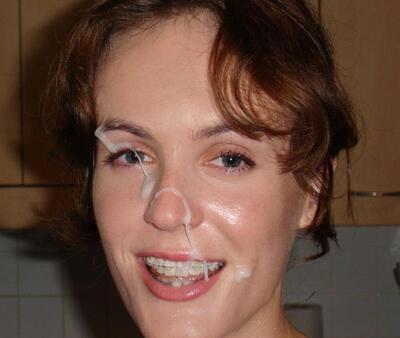 画像のタグ: Brunette, Cumshot, Facial