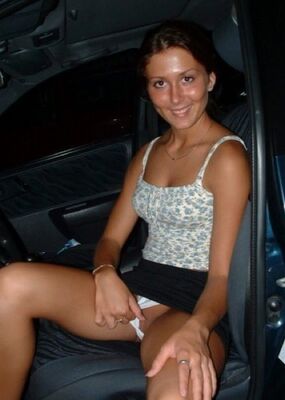 画像のタグ: Brunette, Flashing