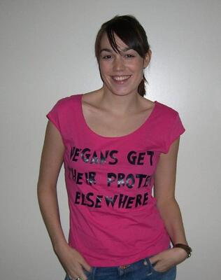 画像のタグ: Brunette, Funny