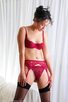 画像のタグ: Brunette, Lingerie