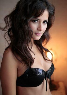 画像のタグ: Brunette, Lingerie