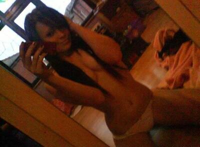 画像のタグ: Brunette, Selfie