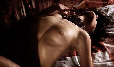 画像のタグ: Brunette, Small Tits