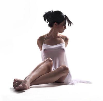 画像のタグ: Brunette