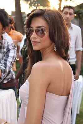 画像のタグ: Deepika Padukone, Brunette, Indian, Celebrity - Star, Safe for work
