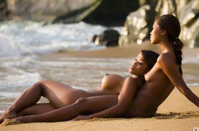 画像のタグ: Lesbian, Asian, Beach