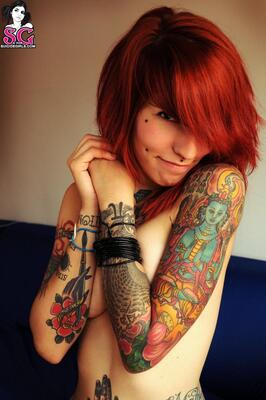 画像のタグ: Piercing, Redhead, Tattoo
