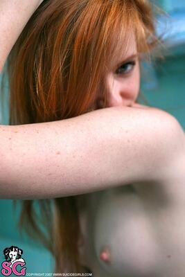 画像のタグ: Redhead