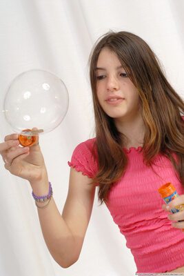 画像のタグ: Skinny, Brunette, Roberta, WeAreLittleStars.com, Cute