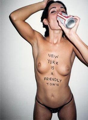 画像のタグ: Skinny, Brunette, Small Tits, Tummy