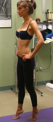 画像のタグ: Skinny, Brunette